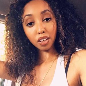 Meet your Posher, Senait